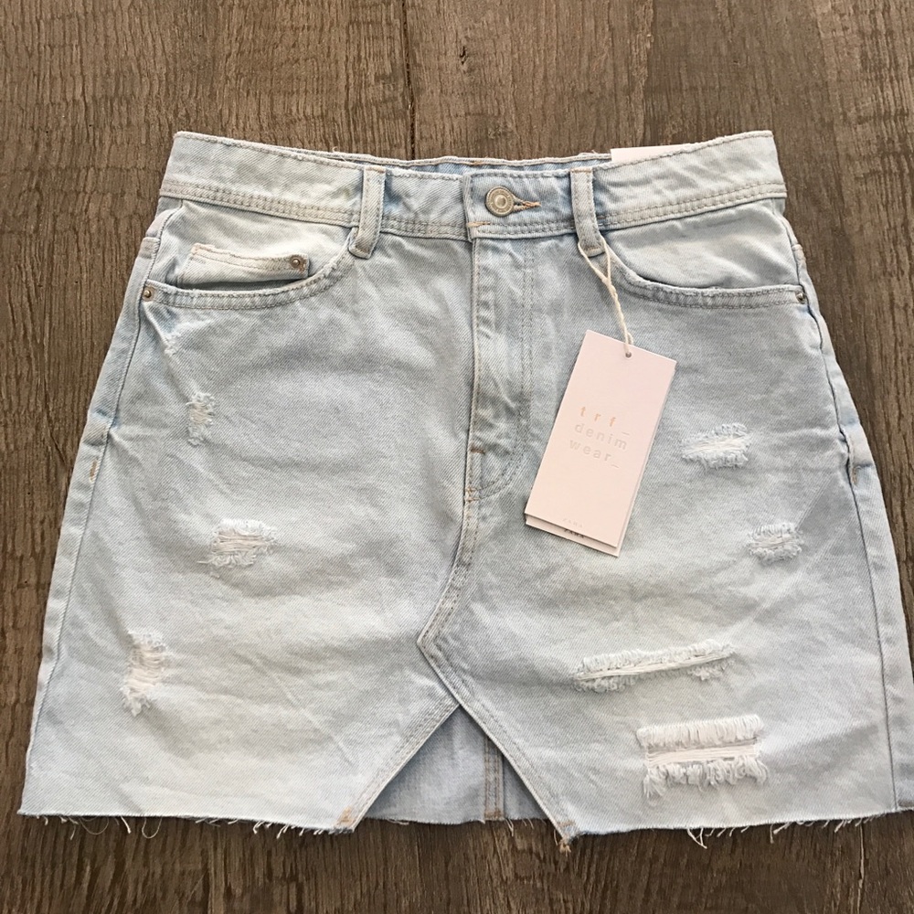 Zara ripped denim mini skirt size M NWT